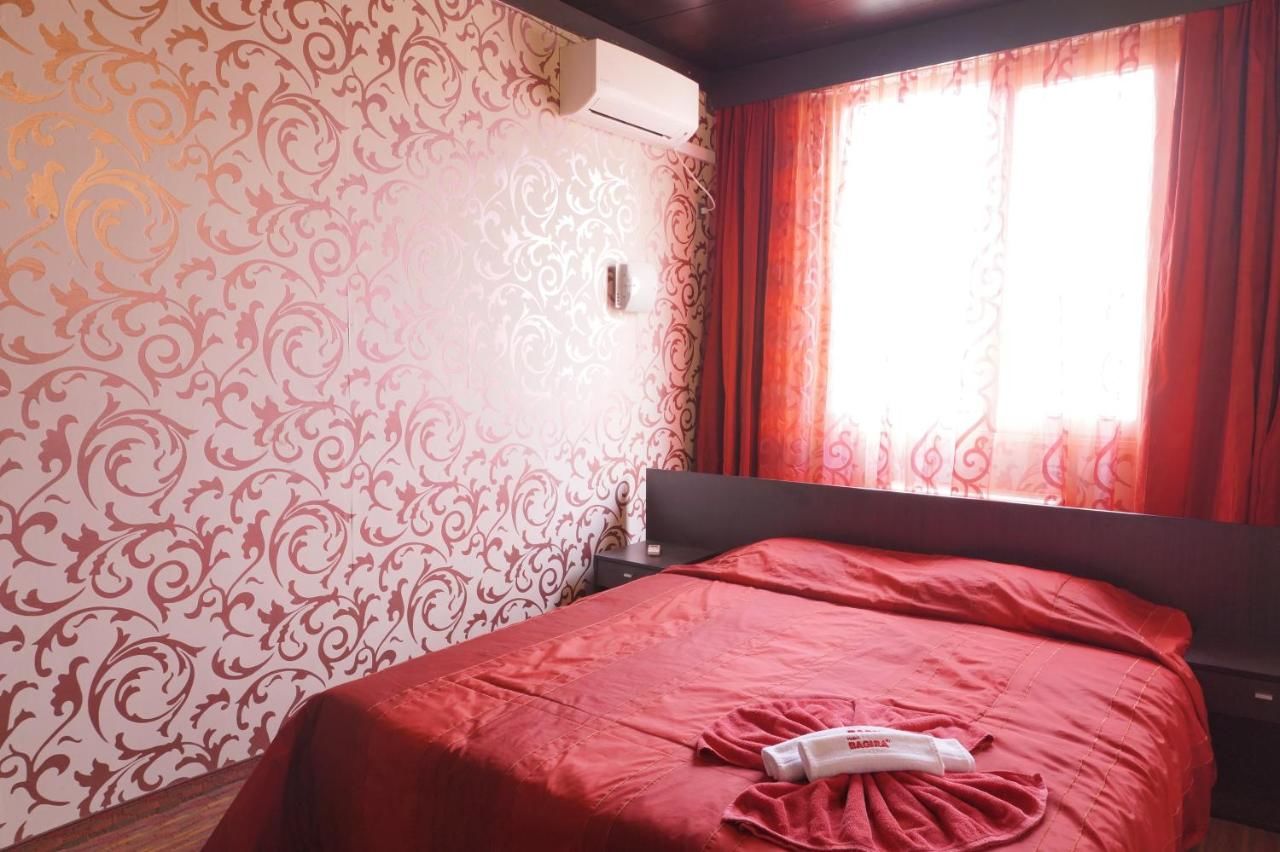 Курортные отели Hotel Bagira Казанлык-19